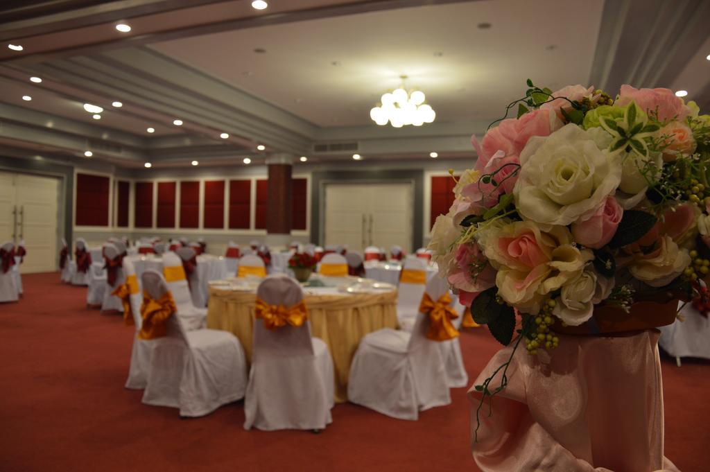 Raya Grand Hotel Nakhon Ratchasima Exterior photo