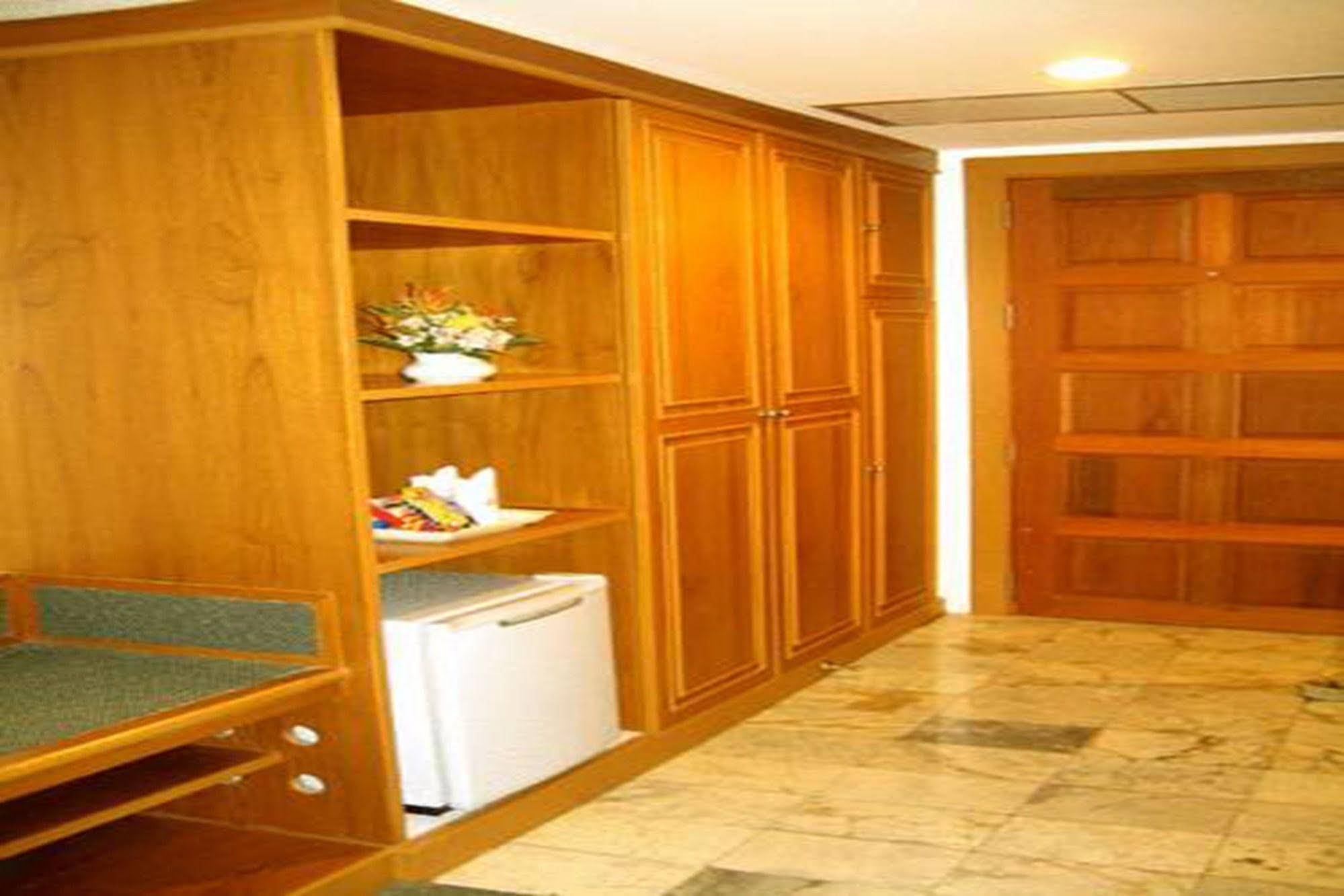 Raya Grand Hotel Nakhon Ratchasima Exterior photo